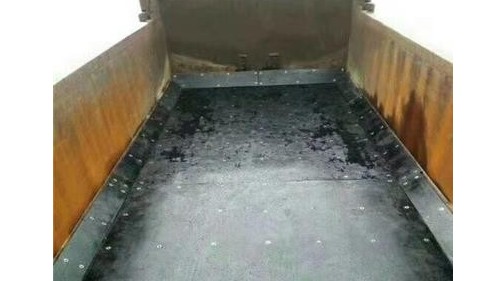 铺车底塑料板作用大！防脏耐磨超实用