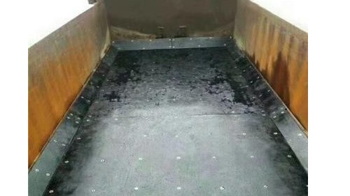 铺车底塑料滑板，解决各种工程车的卸车难题