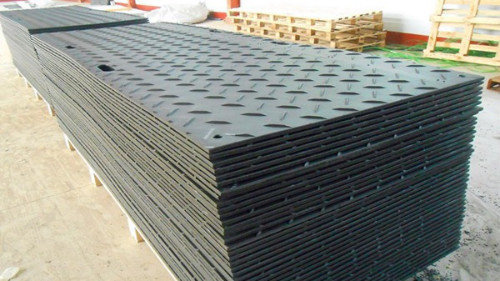 如何让工程车在泥泞路上畅通无阻防滑路基板做的到